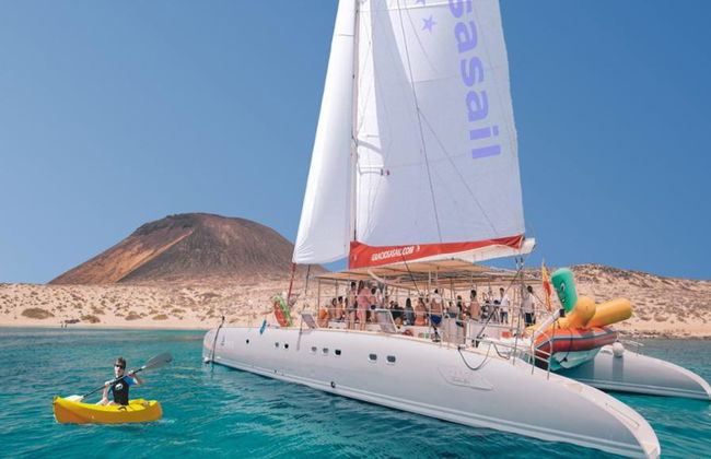 La Graciosa Island via Catamaran - Photo 3